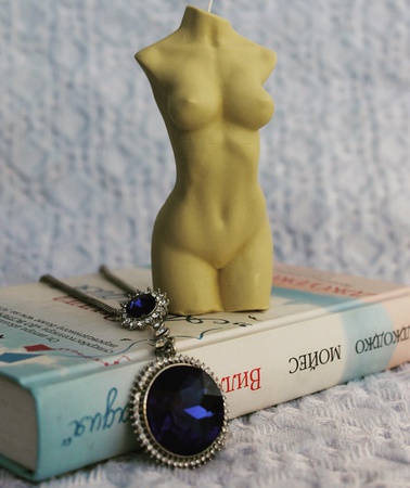 Candle "female bust"