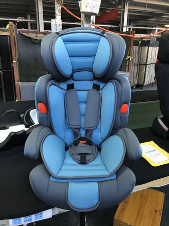 Детское автомобильное кресло