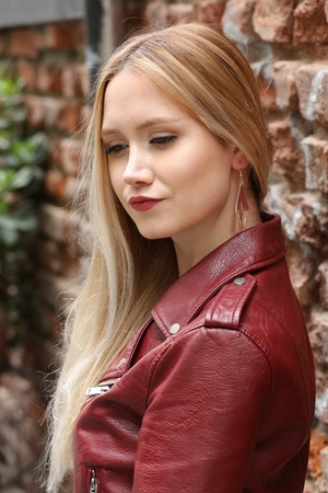 W-101-3  Кожаная серьга