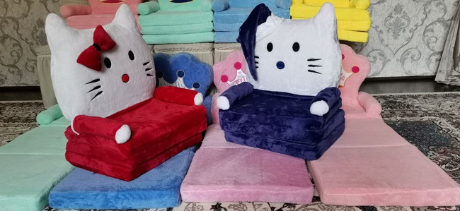 Кресло трансформер для детей до 7лет. Состав:  Мягкая, плюшевая ткань, поролон 98%, синтепон 2%. Обращайтесь : aziza.muminova@list.ru