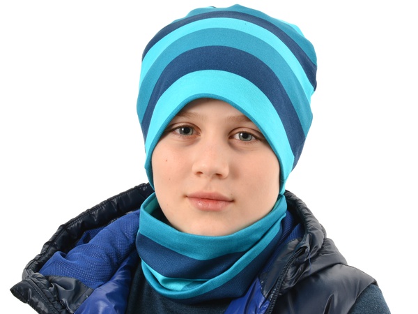 Eşarplı örme bebek şapkaları