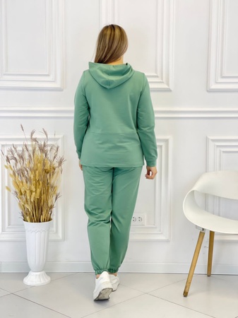 Женский спортивный костюм