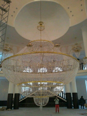 Производитель люстр, дизайнерские люстры на заказ.