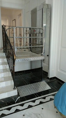 Lift for people with disabilities