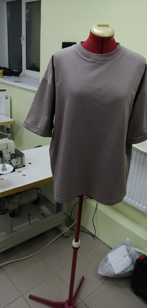 Футболки женские и мужские