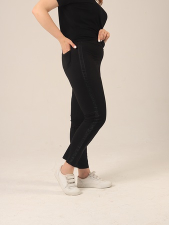 Брюки с лампасами из страз