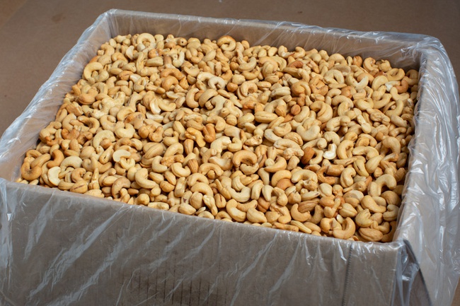 Roasted cashews (ww 320) - Vietnam