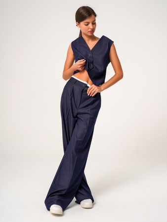 Костюм брючный с жилеткой