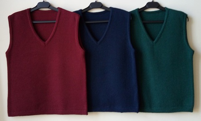 Вязаные школьные жилеты