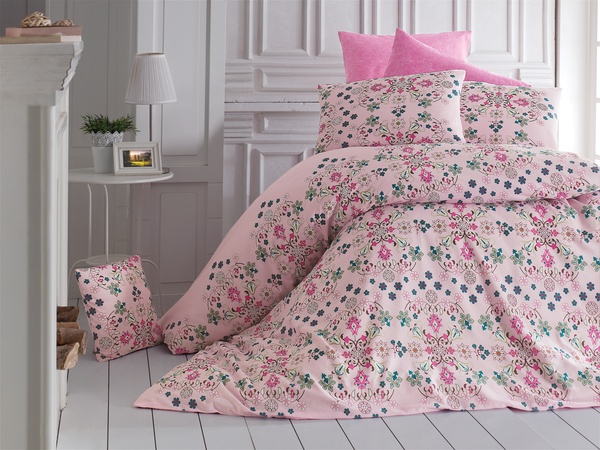 çarşaflar. yatak takımları