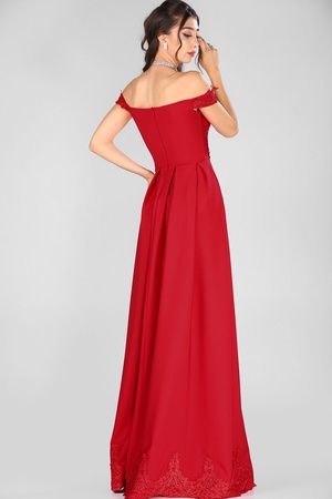 Bayan kırmızı abiye