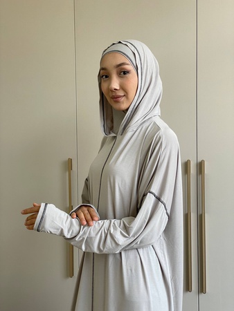 Платье с пришитой балаклавой и капюшоном