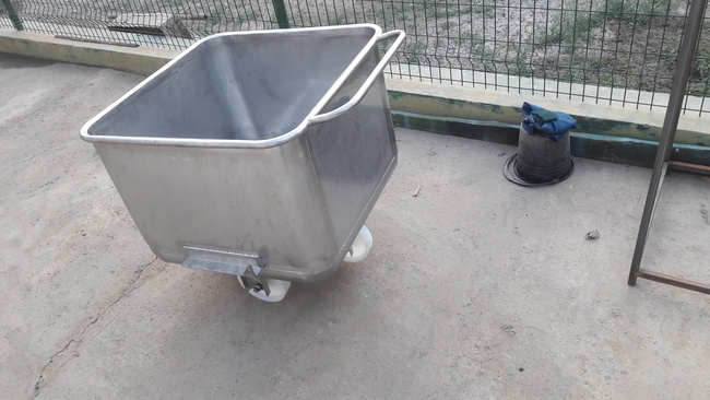 продается пищевая тележка для фарша