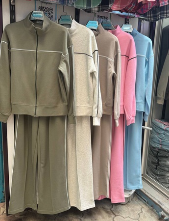 Женский спортивный костюм