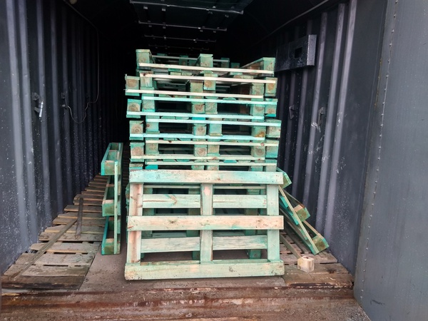 Kaşe ve hareketle ihracat için ahşap palet