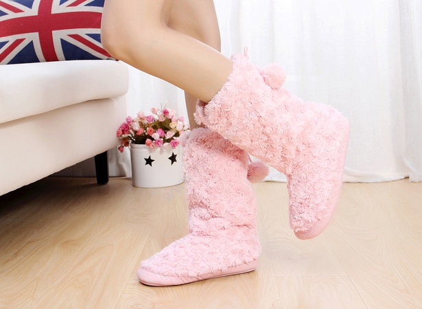 Угги с плюшевыми помпонами L-106