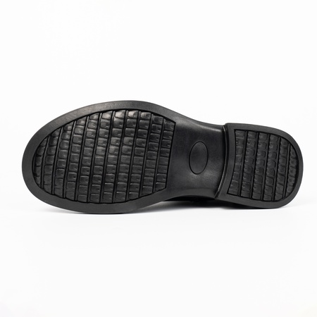 Мужские зимние ботинки из кожи на меху — стильные, универсальные, теплая модель