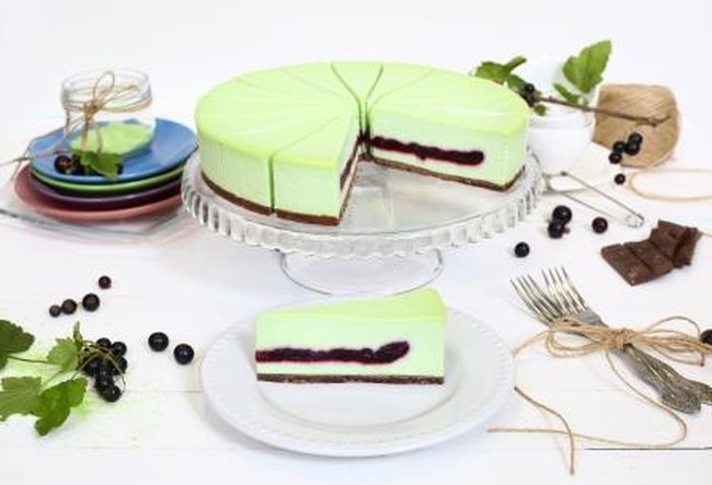 Cheesecake Nane ve Siyah Frenk Üzümü