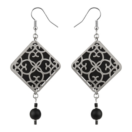 W-123M кожаная серьга