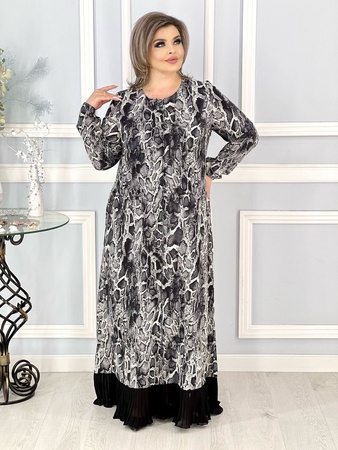 шикарная новинка Платье трапеция,  по переду отделка из страз