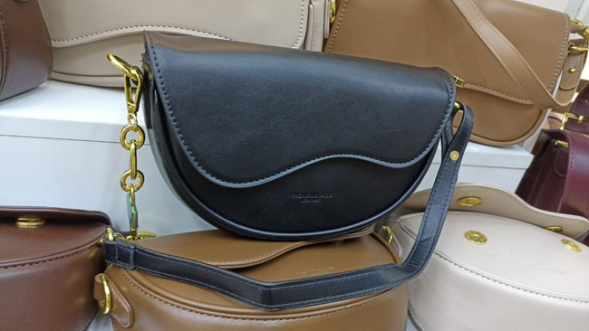 Kadın çantaları. Toptan.