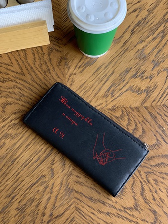 Новогодние свитшоты и худи; часы, кошельки, клатчи