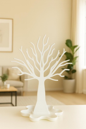 Подставка-органайзер для украшений в форме дерева.