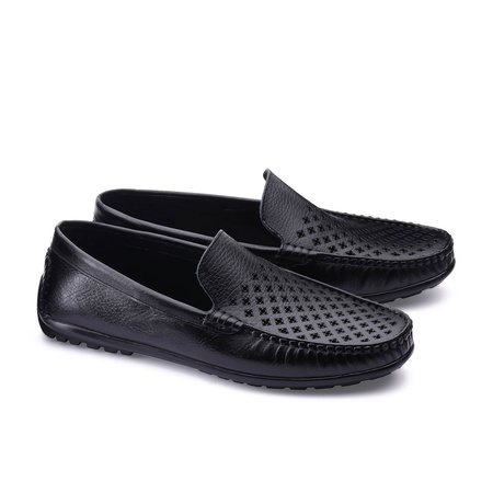 Schwarze perforierte Loafer