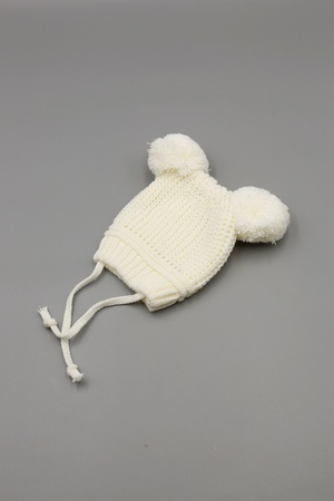 ТРИКОТАЖ САЛОНИКИ ТРИКОТАЖ ИЗ ПРЯЖИ С ДВОЙНЫМИ ПОМПОНАМИ BABY Bean