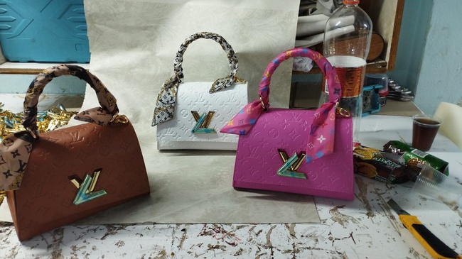 lv marka kadın çantası