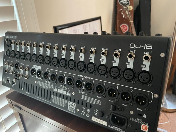 Allen & Heath QU-16 с подсветкой в отличном состоянии