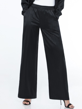 İki parçalı ipek takım elbise