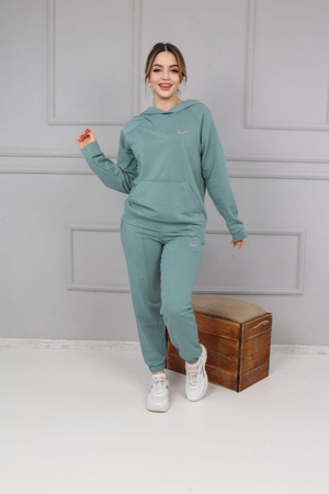 СПОРТИВНЫЙ КОСТЮМ С КАПЮШОНОМ