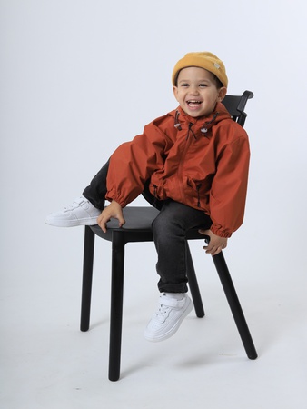 Kapüşonlu çocuk rüzgarlığı