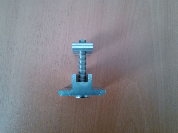 Центральный зажим