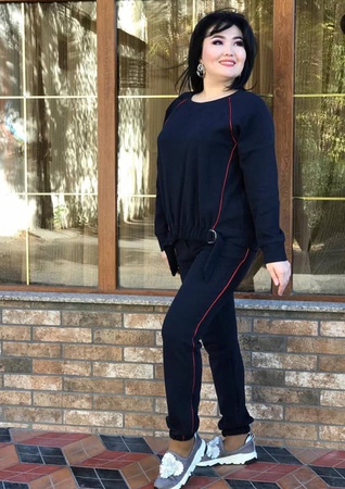 Женский спортивный костюм