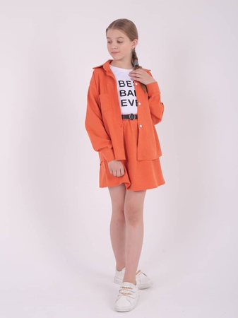 Üçüncü model: Etek, Ceket, Tişört