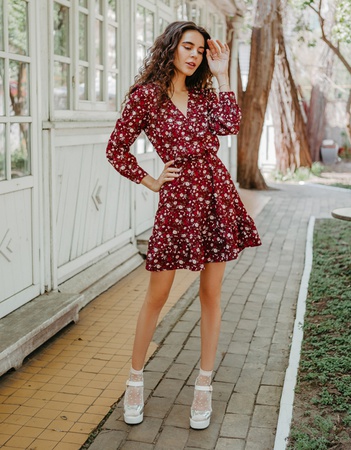 Платье на запах в цветочном принте