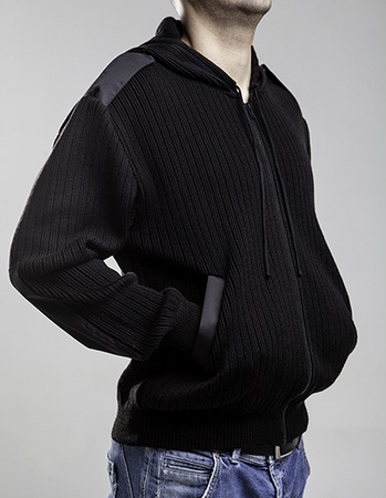 Форменные вязаные джемпера