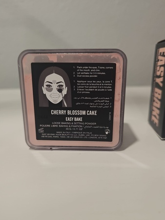 Huda Beauty Easy Bake Loose Baking & Setting Powder 20g