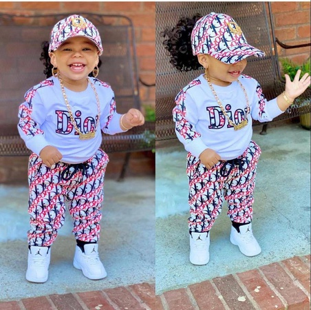 Одежда, ткани и аксессуары