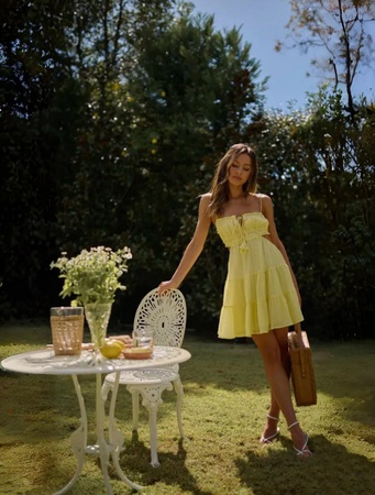 Платье женское, летнее жёлтое платье на бретелях