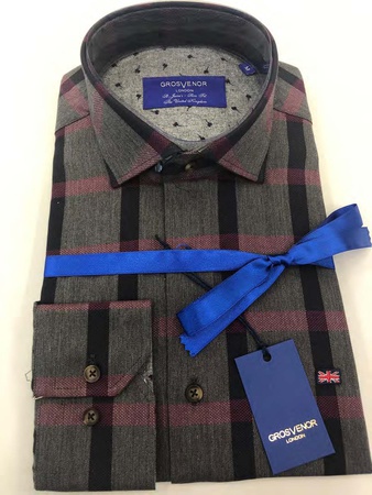 Erkeklerin gömlekleri