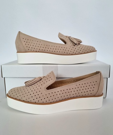 060051 Lascana'dan kadın deri slip-on'ları