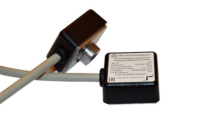 Датчик вибрации и температуры промышленный