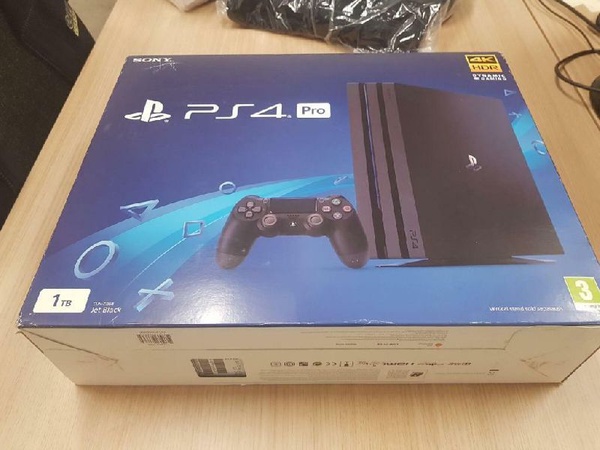 Original Sony PlayStation 4 pro 1Tb Console Disc Version