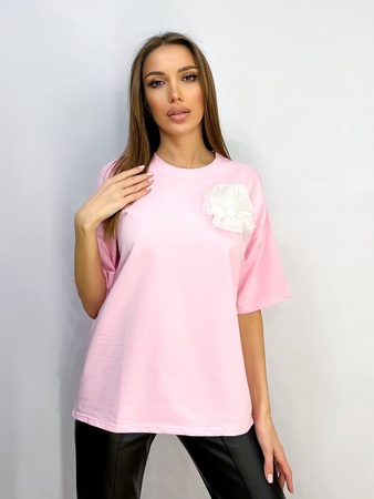 Футболка свободного кроя с розочкой