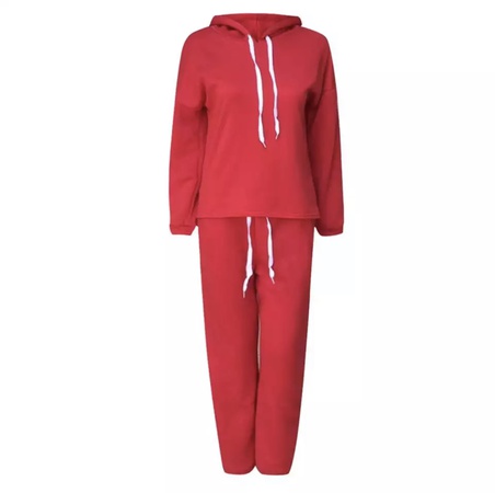 Спортивные костюмы, толстовки, худи.