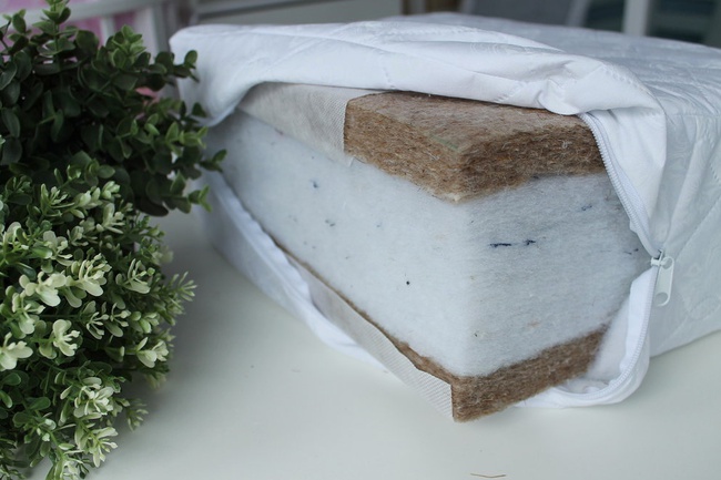 Orthopedic springless mattresses