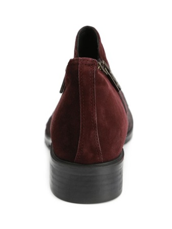 N117 جزمة من جلد الغزال عنابي اللون